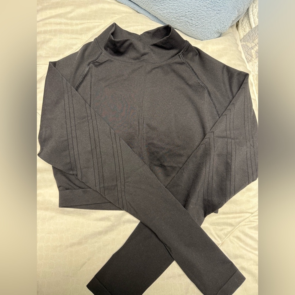 YoungLA Black Crop Top - Gym Wear